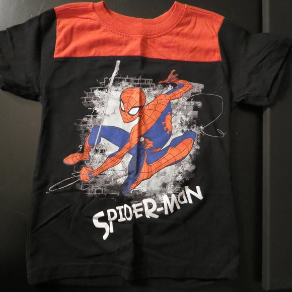 Spiderman Marvel Brand T-Shirt - EUC - Picture 1 of 3